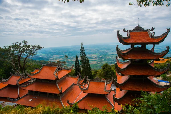 塔、寺院。アジア。Vietnam.Phan ティエット。夏. — ストック写真