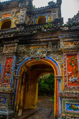 Süs dragon ve flowersentrance Kalesi, Hue, Vietnam ile bir parçası.