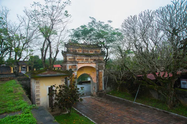 Old fortress, stone archway.HUE, VIETNAM — 스톡 사진
