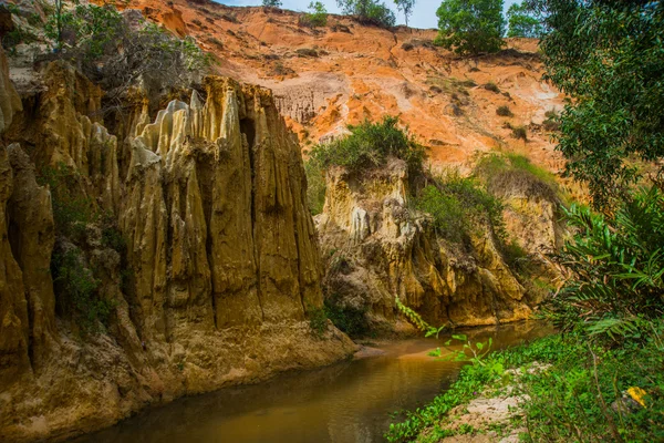 Wróżka strumienia, Suoi Tien, Mui Ne, Wietnam. Jedną z atrakcji turystycznych w górach Mui Ne.Beautiful i wody — Zdjęcie stockowe