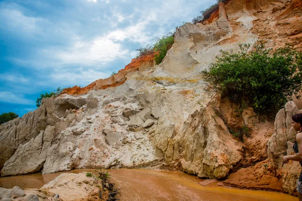 Wróżka strumienia, Suoi Tien, Mui Ne, Wietnam. Jedną z atrakcji turystycznych w górach Mui Ne.Beautiful i wody — Zdjęcie stockowe