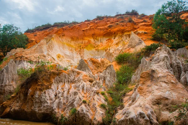 Fairy Stream, Suoi Tien, Mui Ne, Vietnam. Une des attractions touristiques de Mui Ne.Belles montagnes et de l'eau — Photo