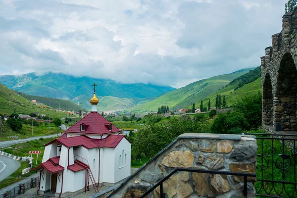 Igreja Mironositskaya em Alan monastery.Caucasus.Russia assunção . — Fotografia de Stock