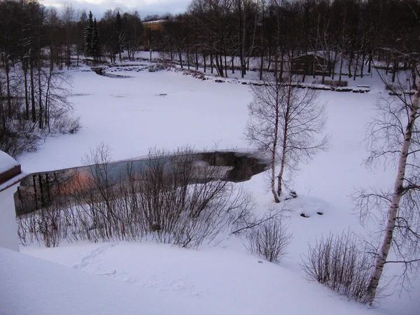 Gamla och antika sten fästning Kexholms. Stad av Priozersk.Russia.Winter,snow drivorna. — Stockfoto