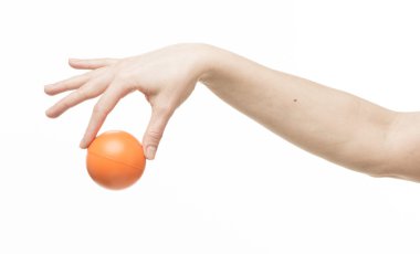 Turuncu sünger top ile el