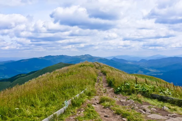 Tourist path in Bieszczady Mountains, Poland — Stock Photo, Image