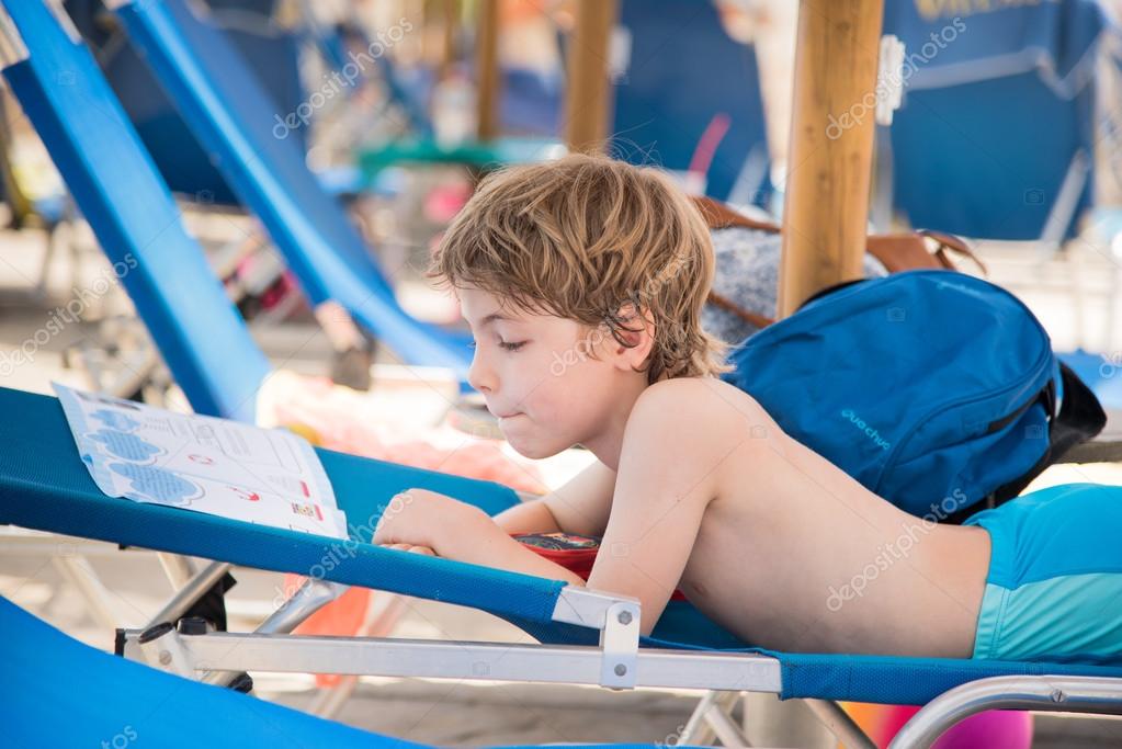 Boys reading online chair