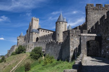 Carcassonne şehir duvarlarının görüntülemek.