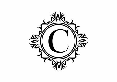 Klasik çerçeve tasarımında siyah ilk C harfi