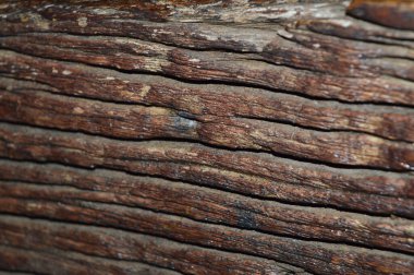 Eskimiş kahverengi ahşap desenli fotoğraf.