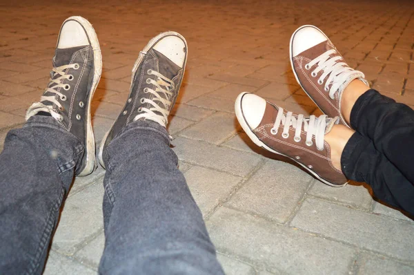 Two Feet Using Shoes Sitting Paving Blocks Photo — Stock Photo, Image