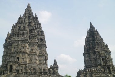 KLATEN, INDONESIA 31 Mayıs 2021, Prambanan Tapınağı Klaten 'de tarihi ve klasik mimarisi olan bir tapınaktır.