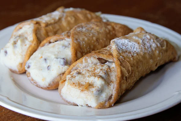 Delicious Filled Italian Dessert Full Cinnamon — Stock Photo, Image