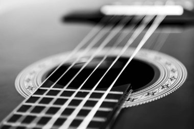 Klasik gitarı kapat.