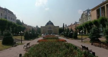 Chernivtsi, Ukrayna. Tiyatro Meydanı. Hava.
