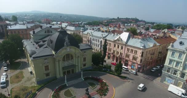 Chernivtsi, Ucrania. Plaza del Teatro. Antena . — Vídeo de stock