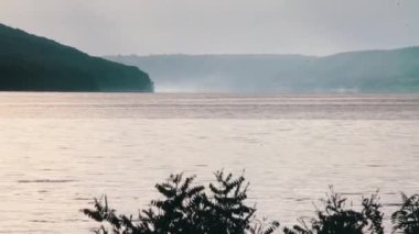 Akşam Dnister nehri.
