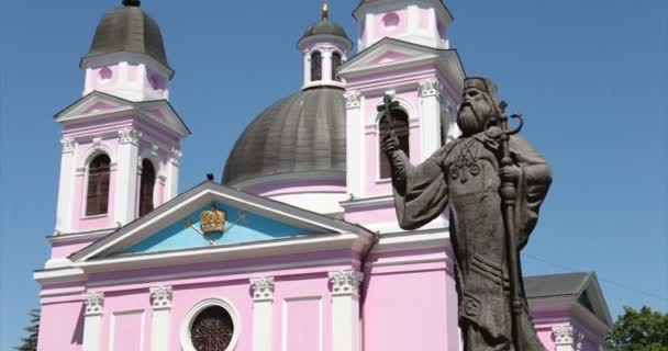 Cathédrale. Tchernivtsi, Ukraine. Monument Métropolite Hackman . — Video