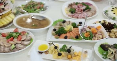 Restoran. Tablo. Gıda. Et. Balık.