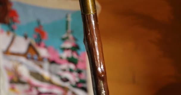 Authenticité ukrainienne. Village natal. Vieux jarret. Panorama descendant 