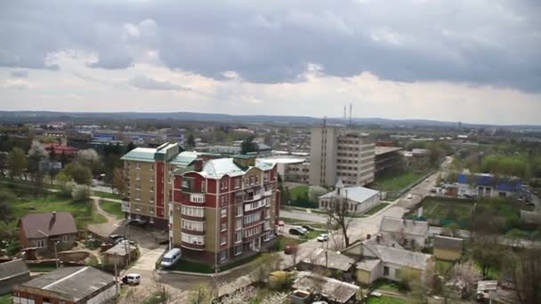 Tjernivtsi staden från taket. Vänster till höger panorama. — Stockvideo