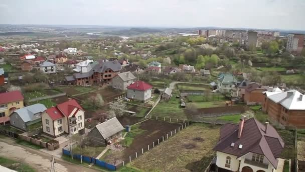 Chernivtsi city from roof. Left-to-right panorama. — Stock Video