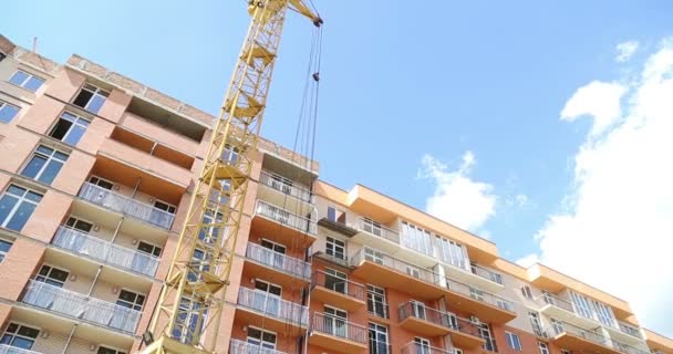 Construcción. Edificio. Grúa . — Vídeos de Stock