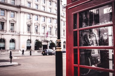 Londra kırmızı telefon kulübesi