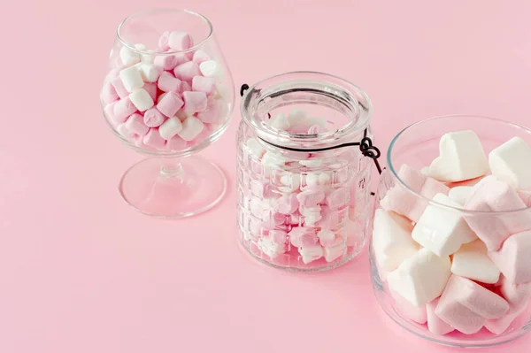 Marshmallow Heart Shape Mini Love Concept Pink Background — Stock Photo, Image