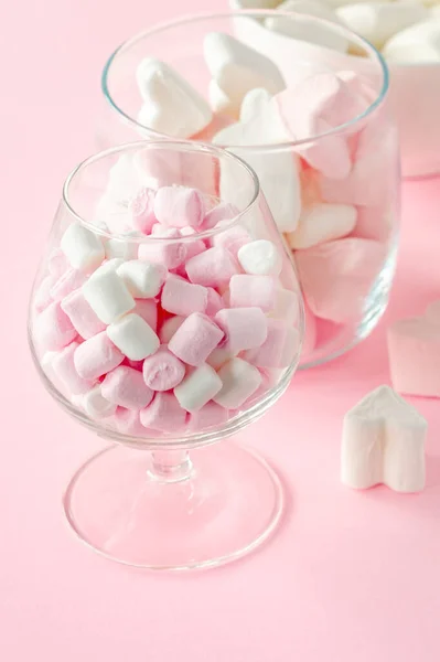 Marshmallow Hart Vorm Mini Met Liefde Concept Roze Achtergrond — Stockfoto