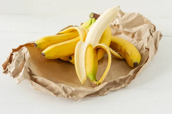 Reifer Bananenstrauß Papiertüte Konzept Der Gesunden Ernährung — Stockfoto