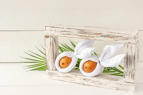 Velikonoční Králičí Uši Ubrousků Vajec Slavnostní Dekorace Dovolenou — Stock fotografie