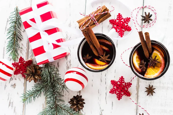 Mulled Wine White Enameled Mugs Spices Citrus Fruit Wooden Table — Stock Photo, Image