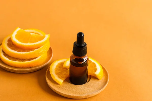 Serum Mit Vitamin Einer Flasche Ätherischem Orangenöl Und Scheiben Frischer — Stockfoto