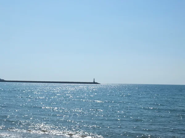 Gökyüzü ve deniz arasında