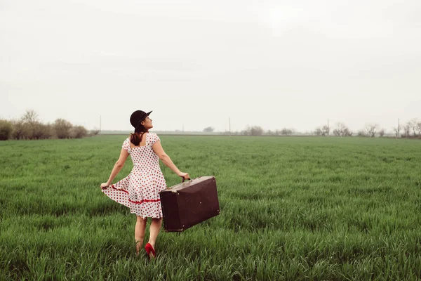 Femme en vêtements vintage — Photo