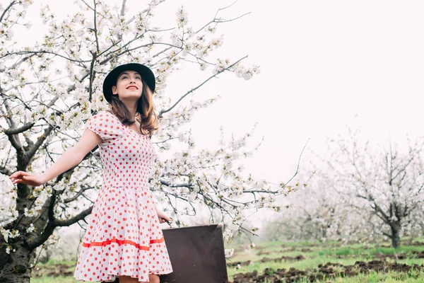 Mujer en ropa vintage — Foto de Stock