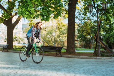 adam sürme sabit vites bisiklet