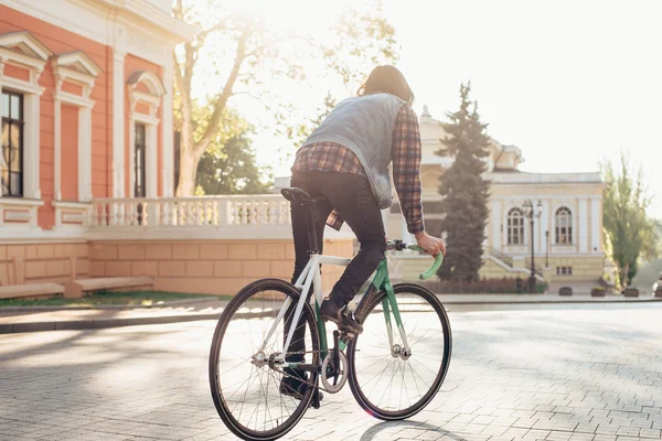 Man riding fixed-gear bicycle — Stock Photo, Image