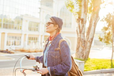 kadın binicilik bisiklet
