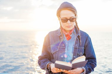 Deniz istirahat kadın