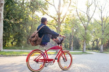 kadın binicilik bisiklet