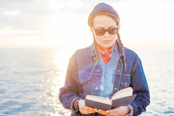 Deniz istirahat kadın