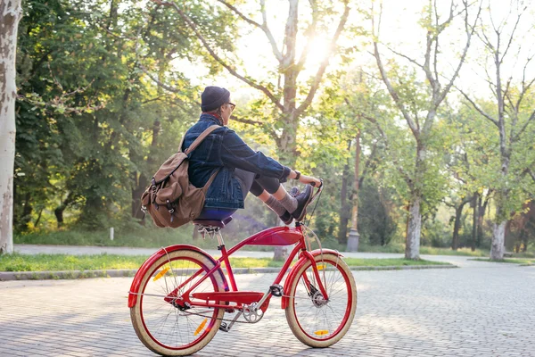 kadın binicilik bisiklet