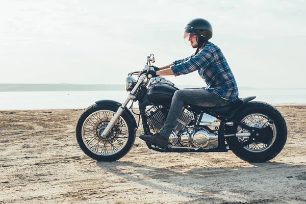 adam sürme motosiklet