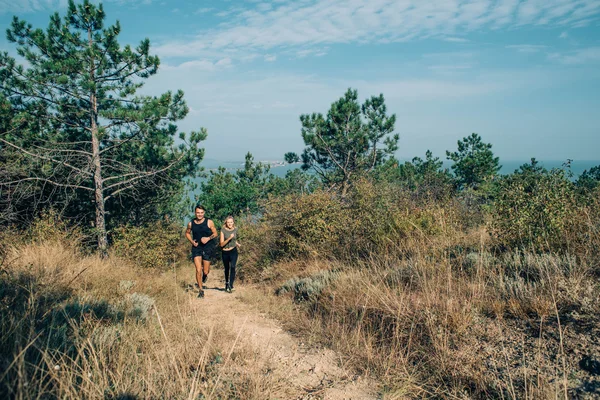 Young sporty couple — Stock Photo, Image