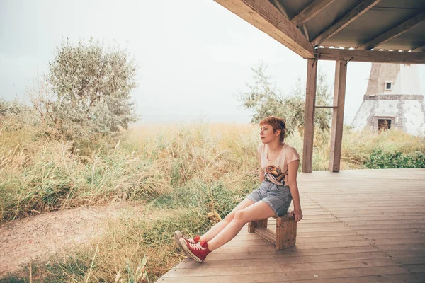 Mulher hipster ruiva — Fotografia de Stock