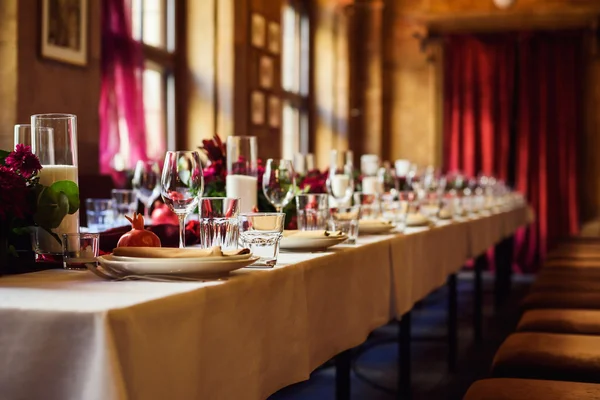 Table set for wedding or another catered event dinner — Stock Photo, Image