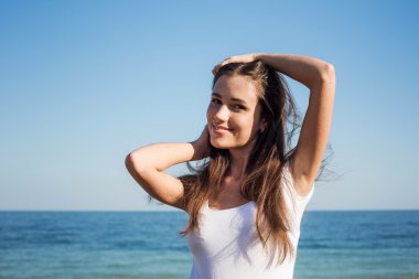 deniz genç güzel kadın