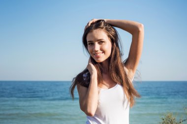 deniz genç güzel kadın